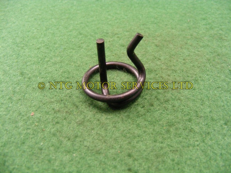 7H3048 Clip Clutch Fork